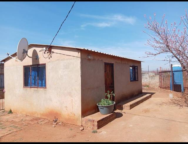 10 BEDROOM HOUSE FOR SALE IN LOTUS GARDENS